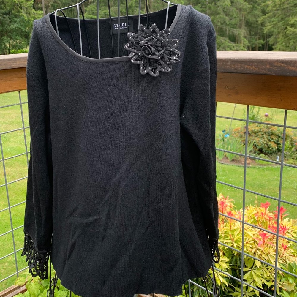 Studio by Liz Claiborne 1X Black Knit Blouse with Fabric Rose